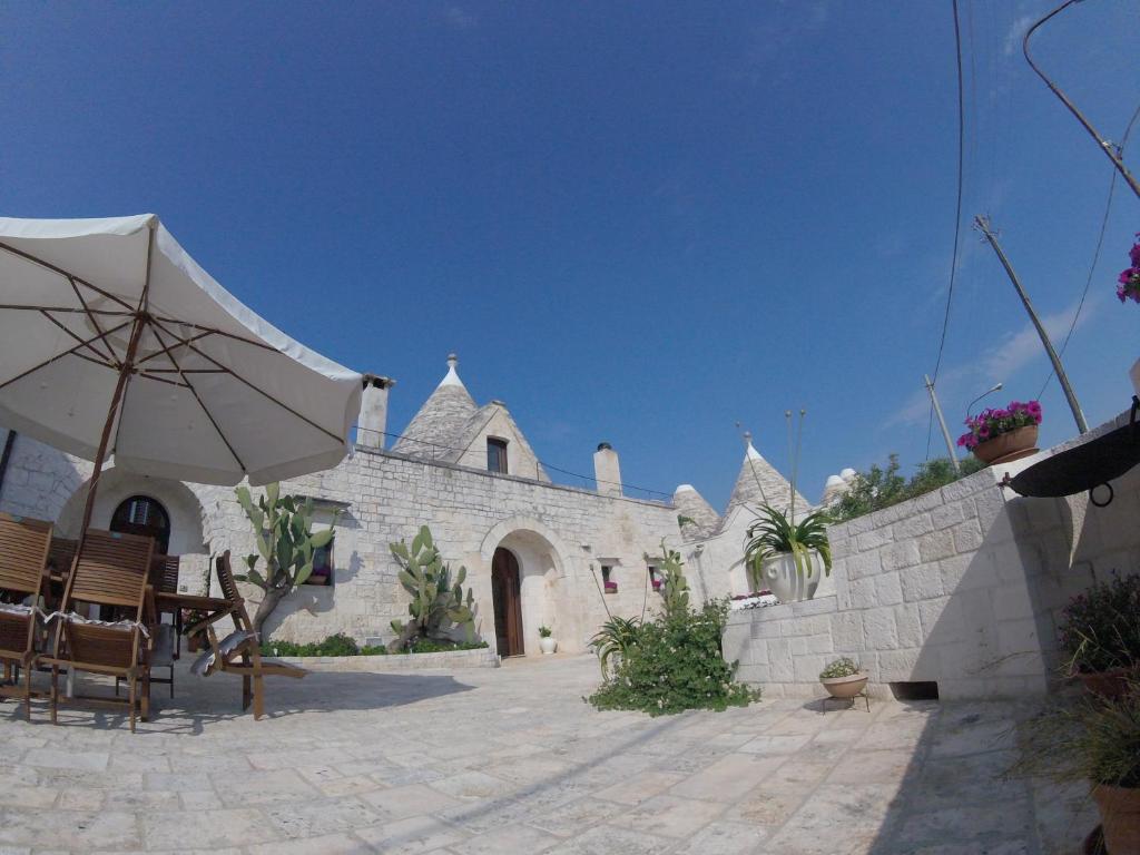 Foto dalla galleria di B&B Via dei Trulli a Cisternino