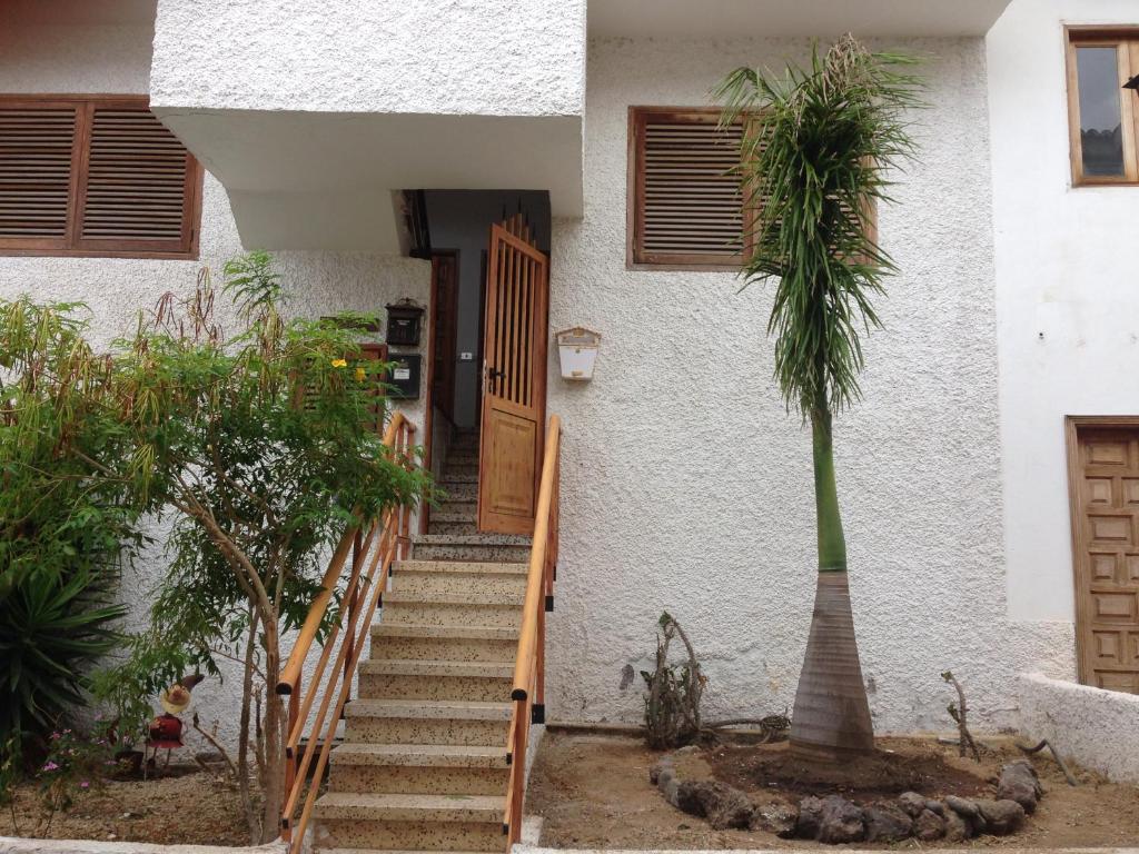 Zdjęcie z galerii obiektu Apartamento Nicole Los Gigantes by Apartamentos Estrella del Norte w mieście Puerto de Santiago