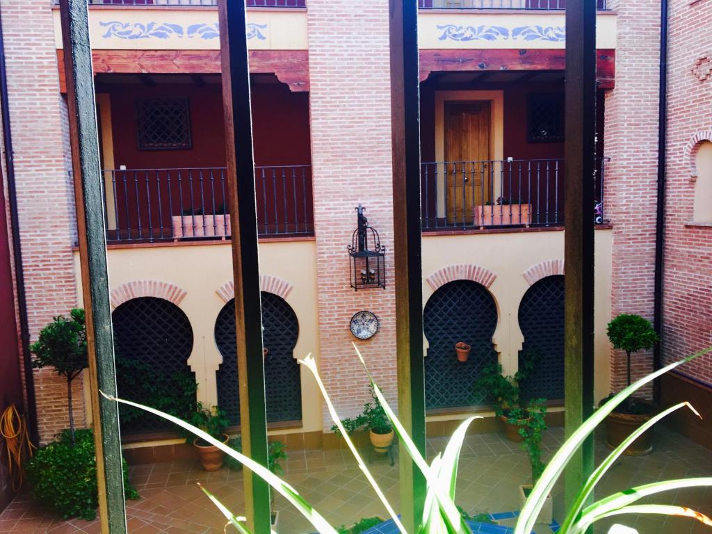 The facade or entrance of Apartamento San Juan de los Reyes
