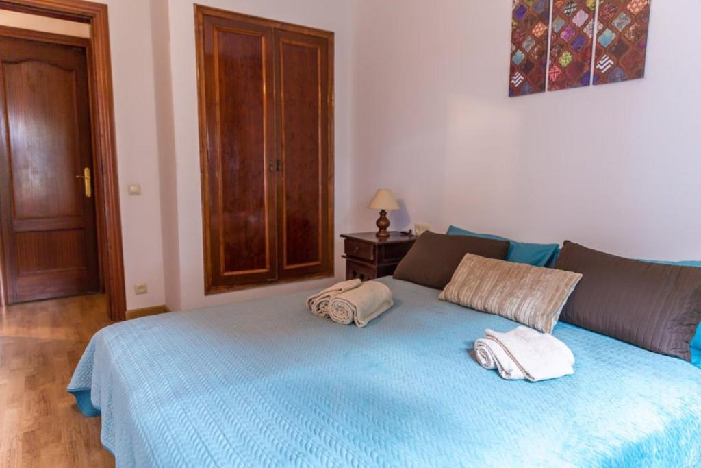 Posteľ alebo postele v izbe v ubytovaní 3 bedroom Apartment with private garden on top location Sitges centre beach
