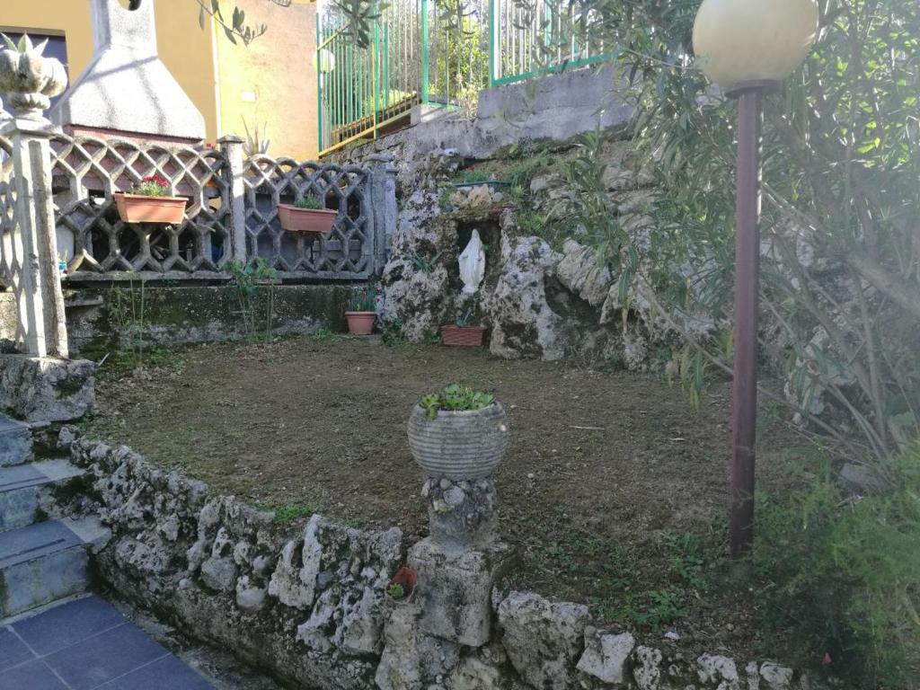 Ogród w obiekcie B&B Mare e Monti