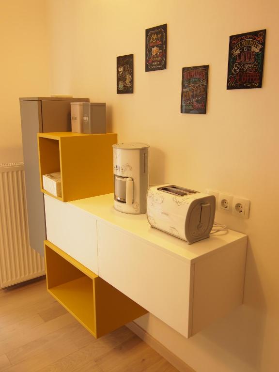 Zestaw do parzenia kawy i herbaty w obiekcie Apartman Stoosova Deluxe