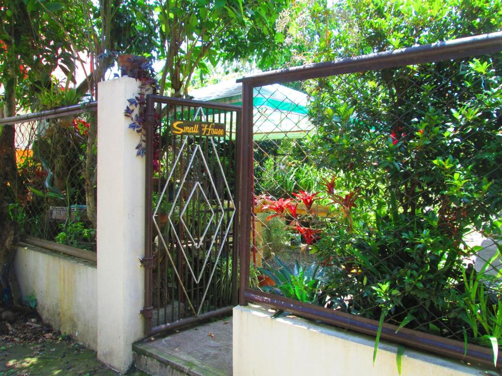 Zahrada ubytování Small House - Baguio
