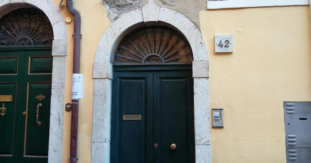 Fasada lub wejście do obiektu Taormina Rainbow House