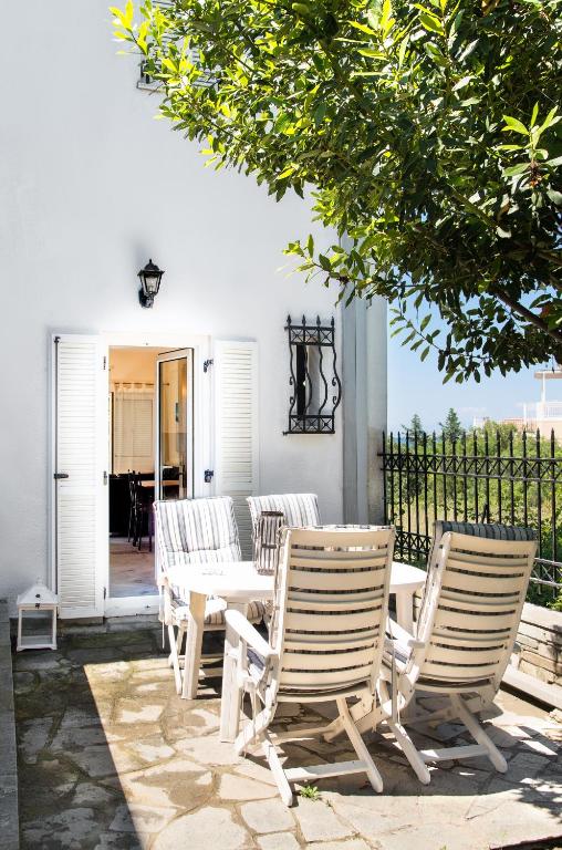 Patio nebo venkovní prostory v ubytování Sea Side Villa
