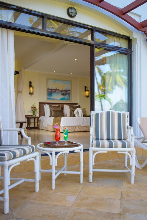 Posezení v ubytování Sarova Whitesands Beach Resort & Spa