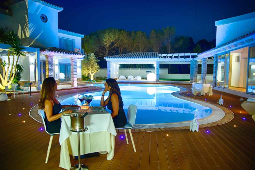 Basen w obiekcie Eliantos Boutique Hotel & Spa lub w pobliżu