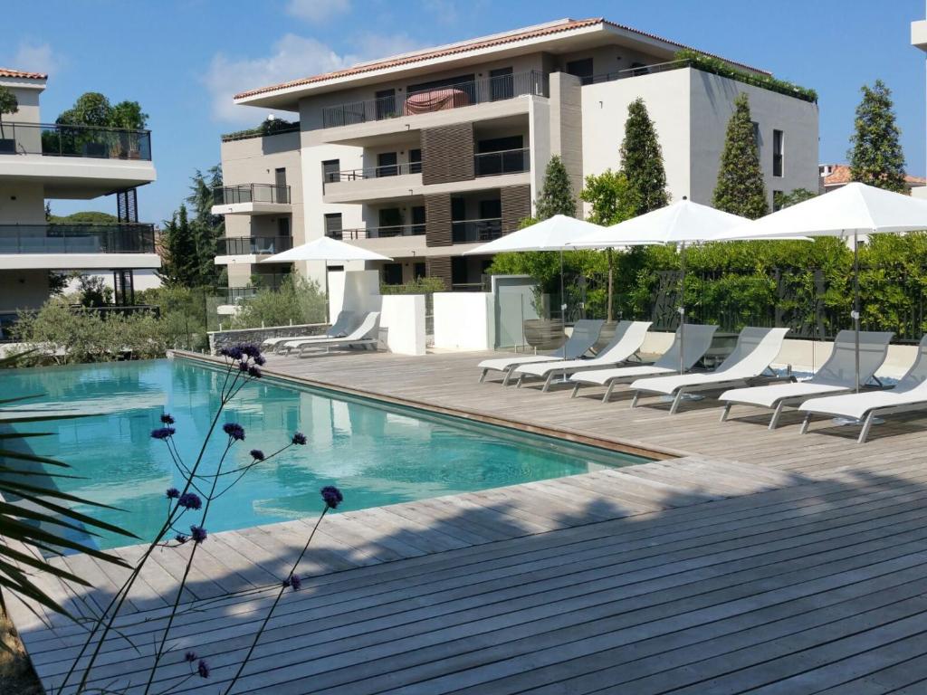 Bazén v ubytování Exclusive Resort Apartment Saint Tropez nebo v jeho okolí