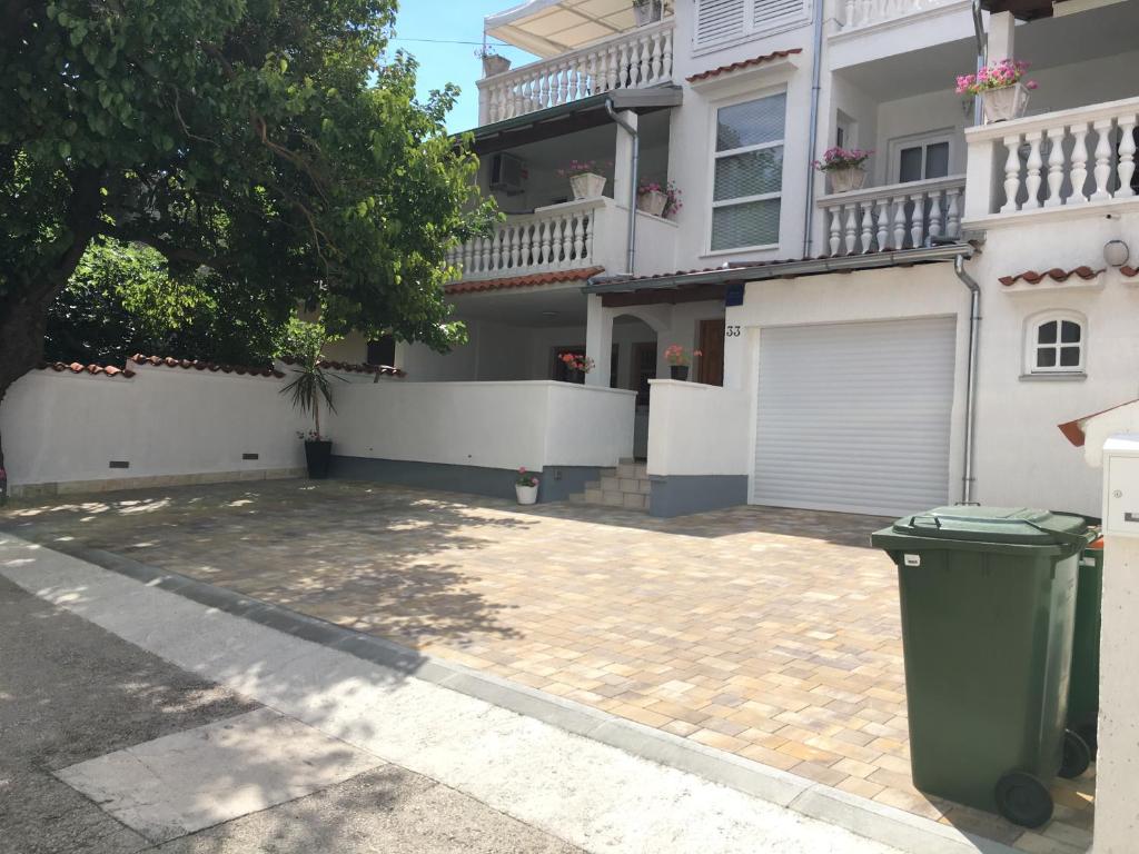 Budova, kde se apartmán nachází