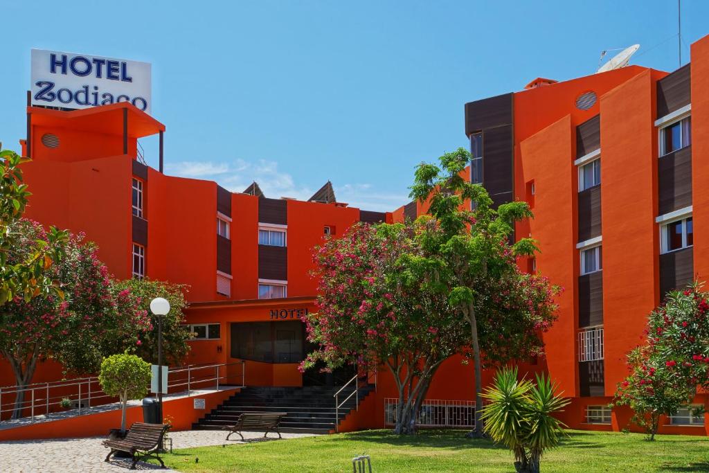 O edifício em que o hotel se localiza