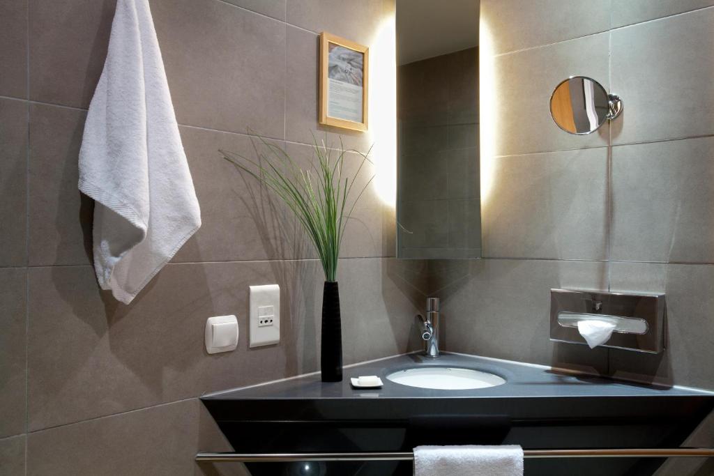 Kúpeľňa v ubytovaní Lazart Hotel, Trademark Collection by Wyndham