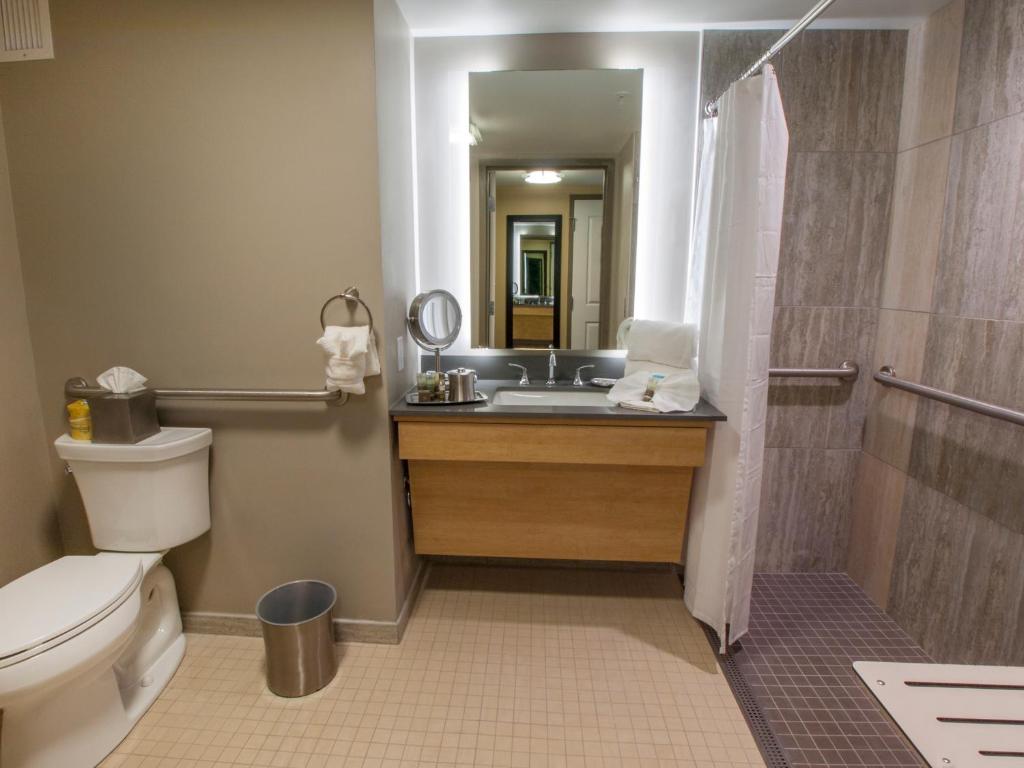 Hotel Ithaca - Queen Room With Two Queen Beds - Disability Access