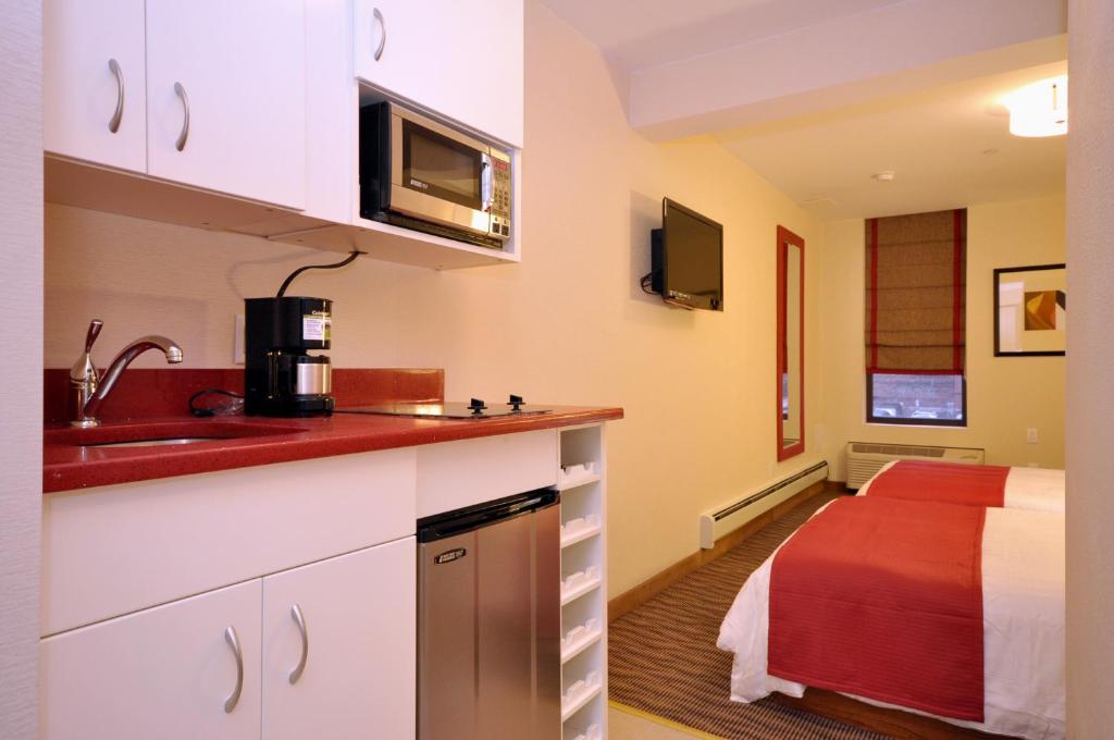 Hotel Five44 - Deluxe Double Room