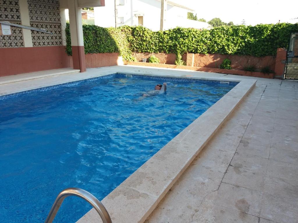 The swimming pool at or close to Apartamentos Lorena 1A