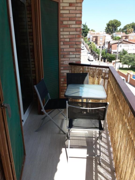 A balcony or terrace at Apartamentos Lorena 1A