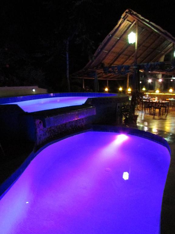 Bazén v ubytování Hotel La Colina nebo v jeho okolí
