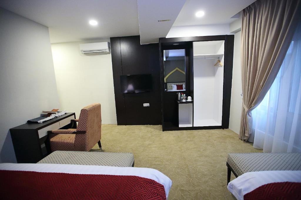 Al Khatiri Hotel - Sala Familiar De Lujo