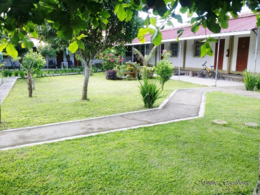 Zahrada ubytování Minine Guesthouse