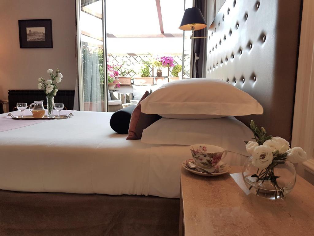 Althea Inn Roof Terrace - 3