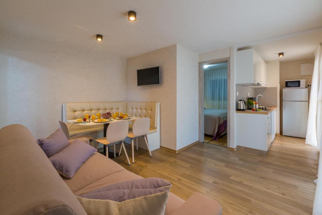 Kuchyň nebo kuchyňský kout v ubytování Lando Resort