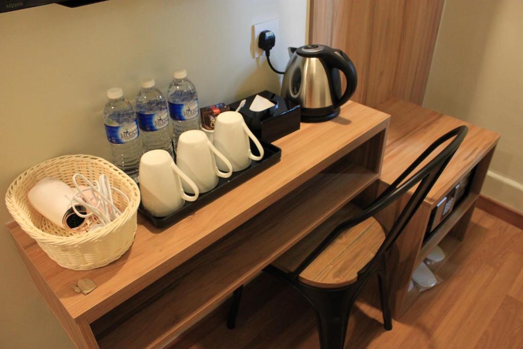 Příslušenství pro přípravu čaje a kávy v ubytování BIG M Hotel