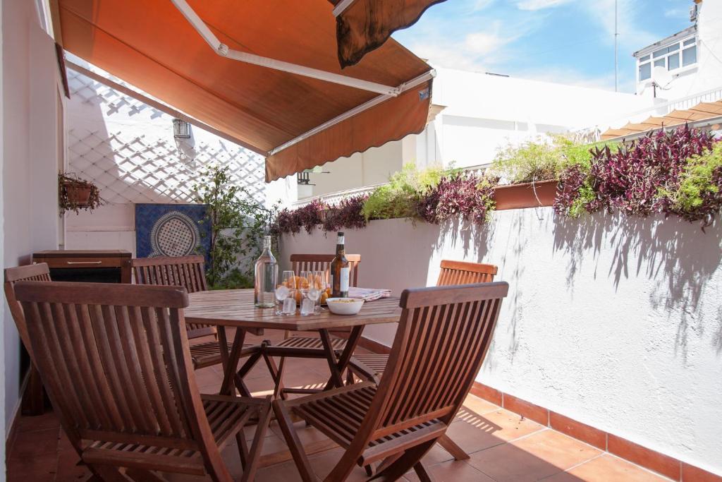 Balkon lub taras w obiekcie Champion Duplex Terrace and Garage Old Town 6 pax