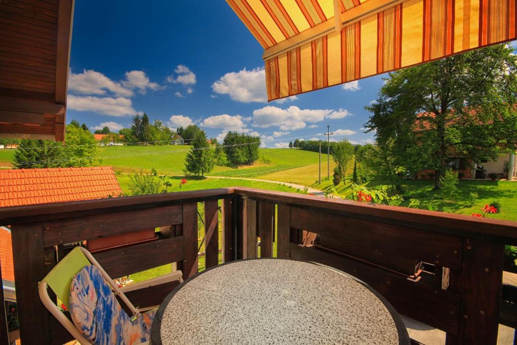 Balkón nebo terasa v ubytování Apartments Sabljak