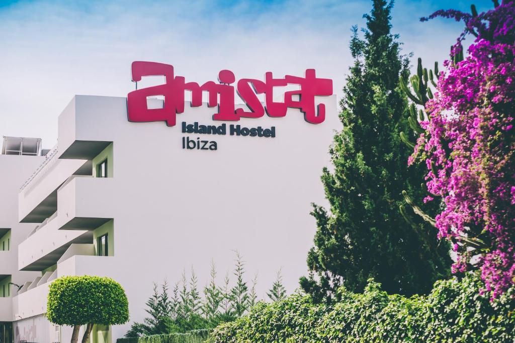 Amistat Island Hostel Ibiza - ALBERGUE JUVENIL, San Antonio ...