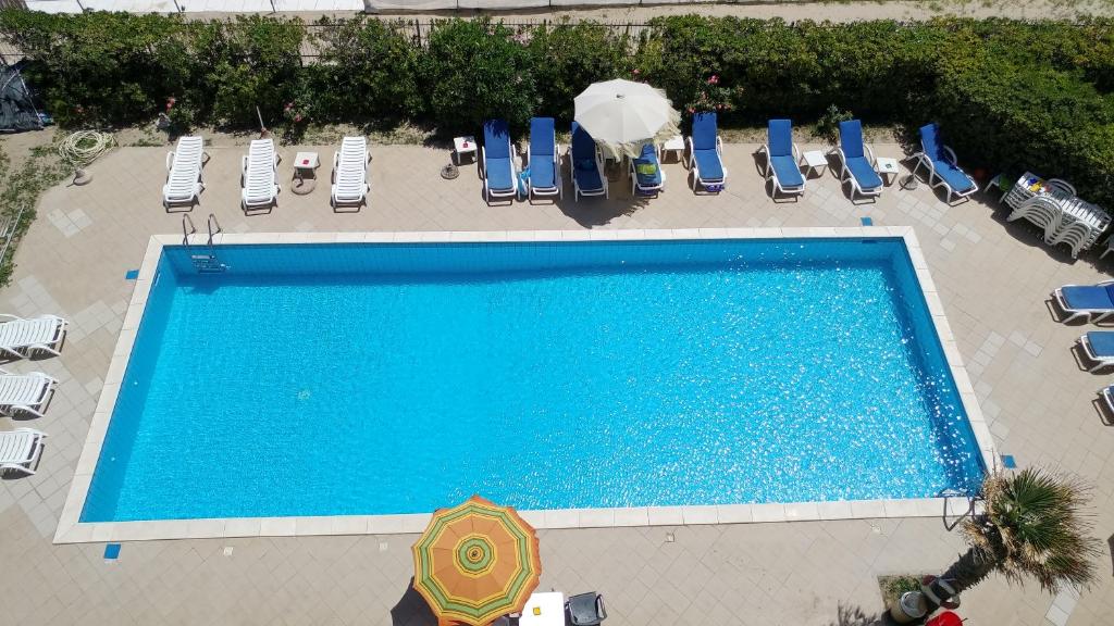 Bazén v ubytování Hotel Biagini nebo v jeho okolí
