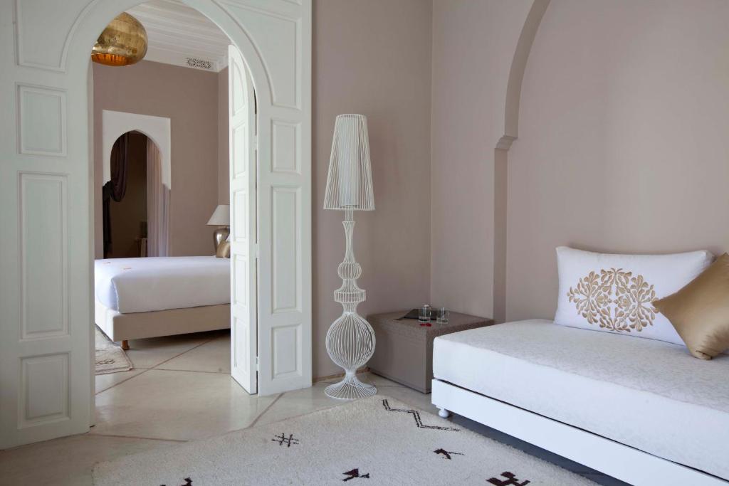 Postel nebo postele na pokoji v ubytování Riad Nashira & Spa