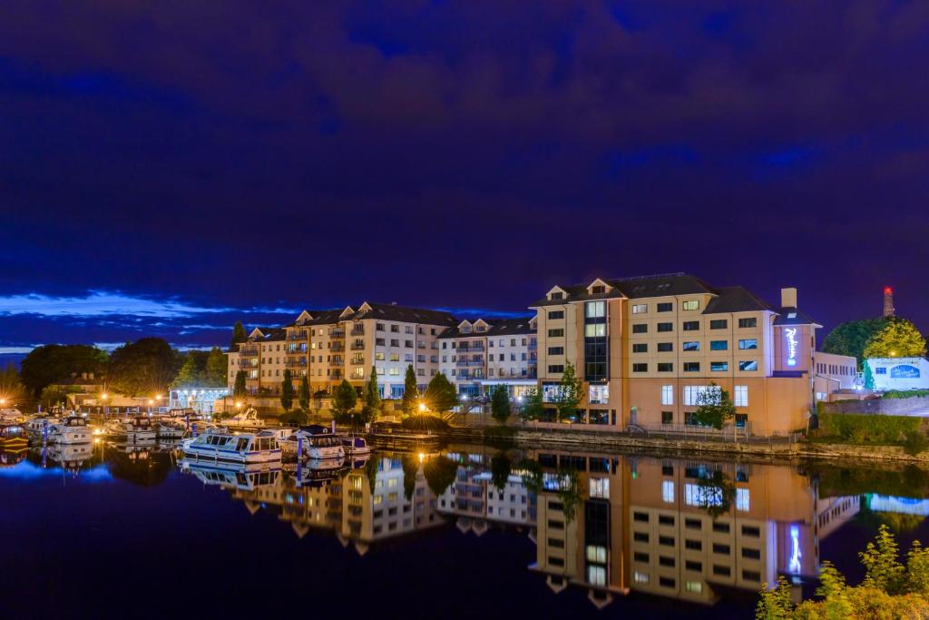 Vista generica su Athlone o vista sulla città dall'interno dell'hotel