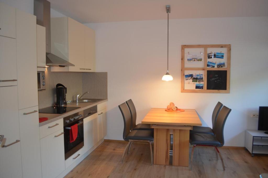 Kuchyň nebo kuchyňský kout v ubytování Apartment Klein & Fein