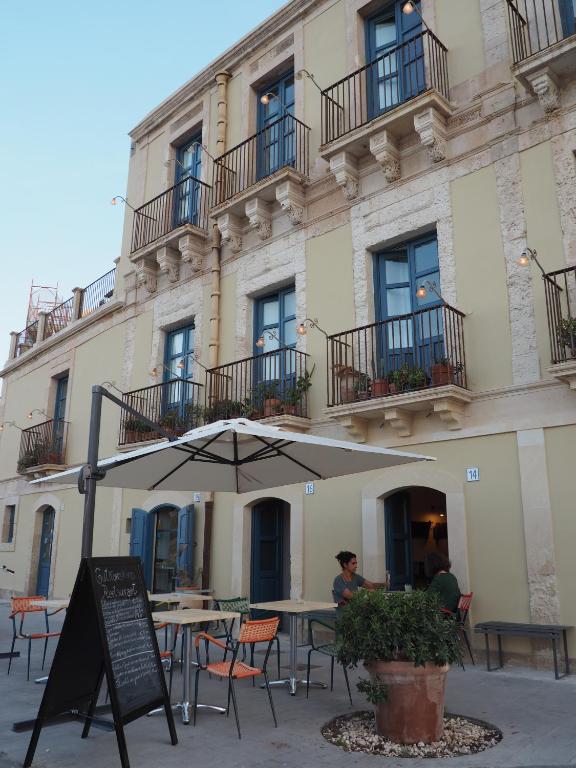 Budova, kde se hotel nachází