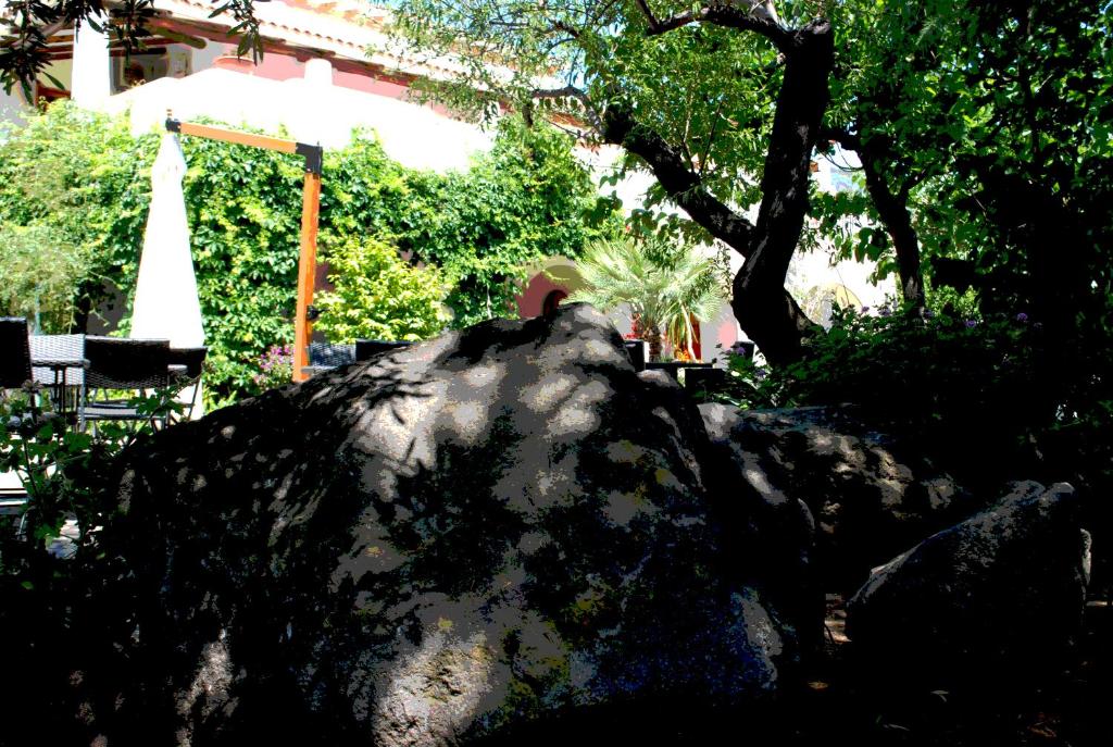 A garden outside Costa Residence Vacanze