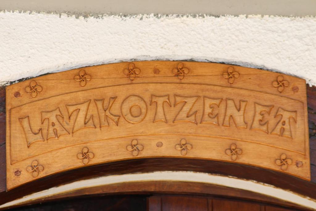 Certifikát, hodnocení, plakát nebo jiný dokument vystavený v ubytování Lazkotzenea