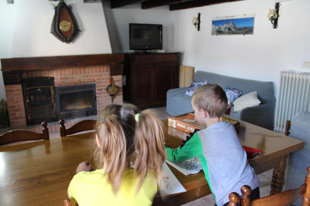 TV a/nebo společenská místnost v ubytování Lazkotzenea