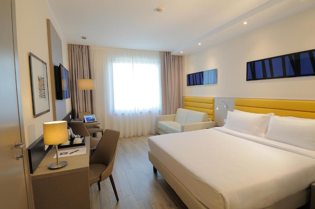 iH Hotels Milano Lorenteggio - Resim 19