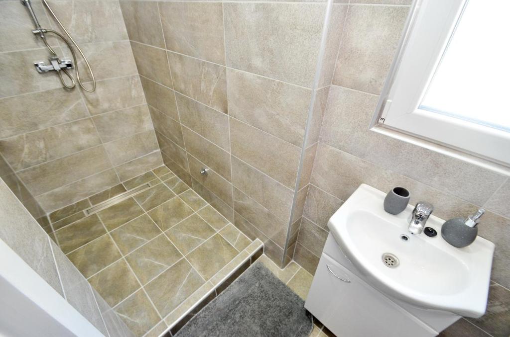 Bay View Apartments - 12