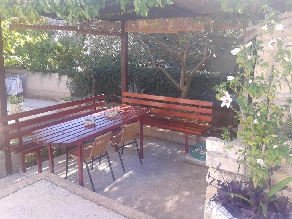 Vonkajšia záhrada v ubytovaní Apartments Tomislav Mamic