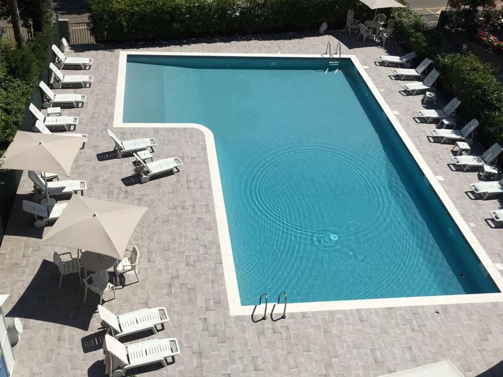 Bazén v ubytování Hotel Dafne nebo v jeho okolí