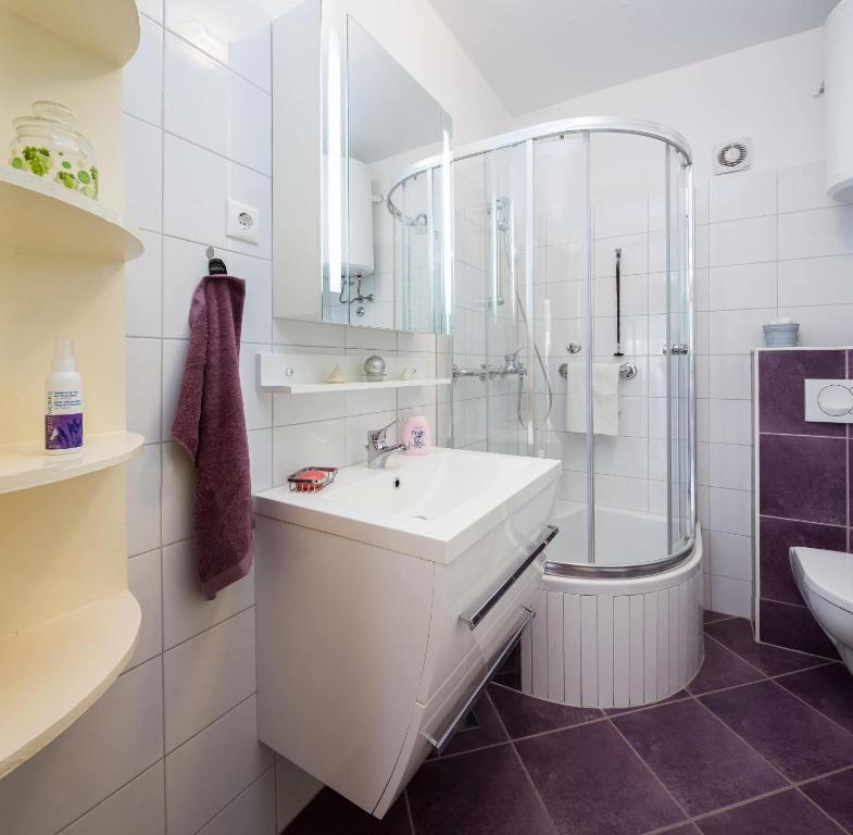 Koupelna v ubytování Apartment Karolina