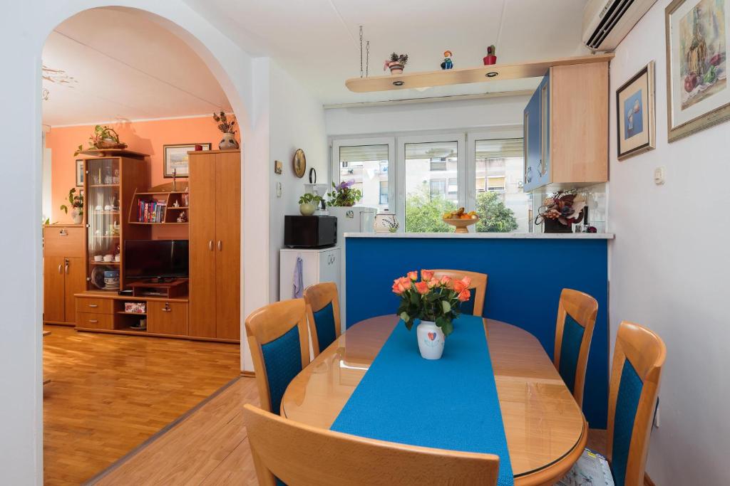 Kuchyň nebo kuchyňský kout v ubytování Apartment Karolina