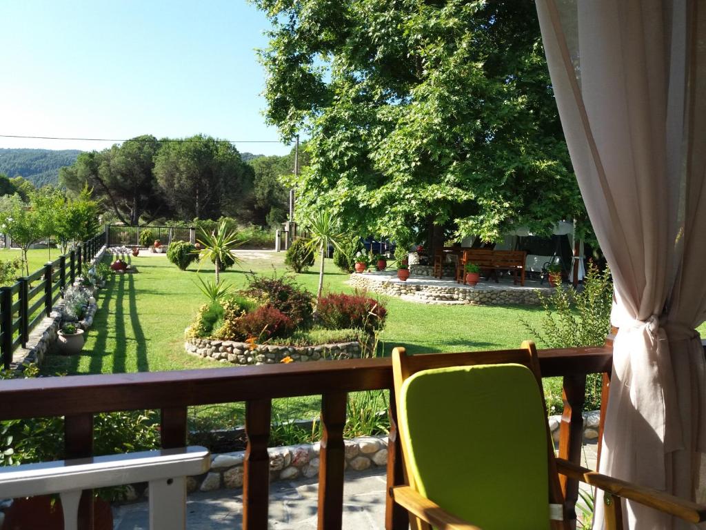 Vonkajšia záhrada v ubytovaní Vourvourou Antonis House