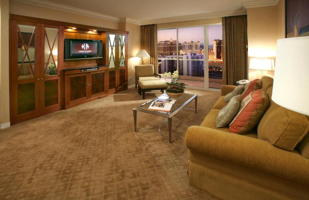 The Signature at MGM Grand - All Suites - One Bedroom Balcony Strip View Suite