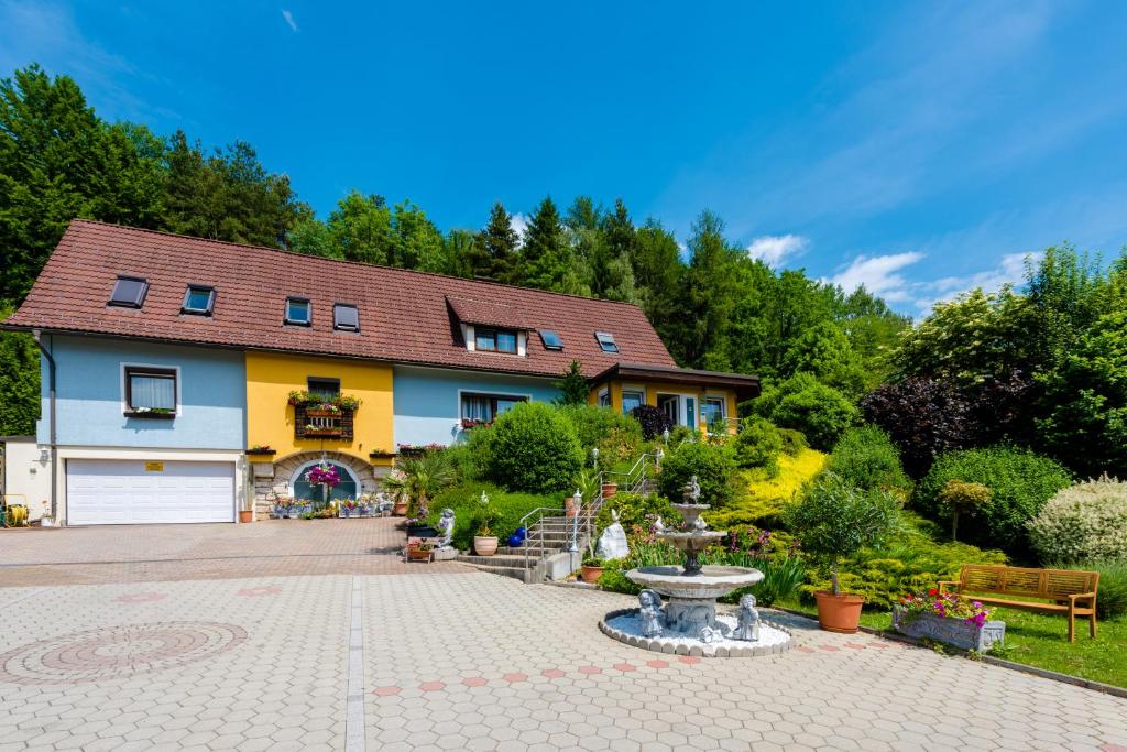 Vonkajšia záhrada v ubytovaní 1a Hotel Steiner