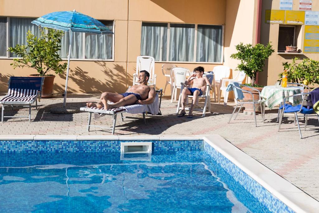 Bazén v ubytování Hotel Darsena nebo v jeho okolí