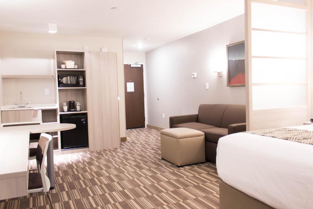 Microtel Inn & Suites by Wyndham Springville - Queen Studio Suite - Niet -roken