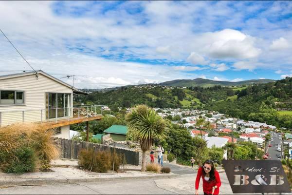 Sleep on the Steepest Street in the World! - Resim 16
