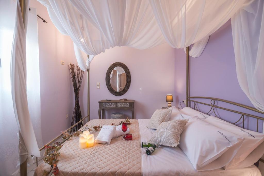 Postel nebo postele na pokoji v ubytování Val Di Compare Apartments