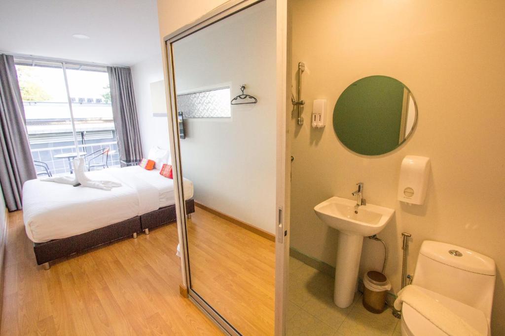 Koupelna v ubytování Ducati Bike Box Hotel